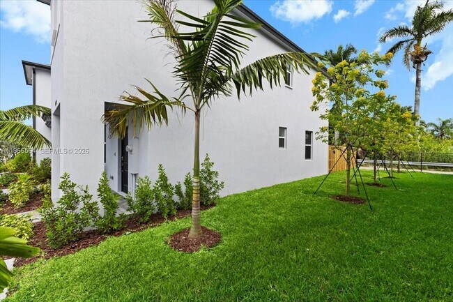 Building Photo - 35779 SW 178th Ct