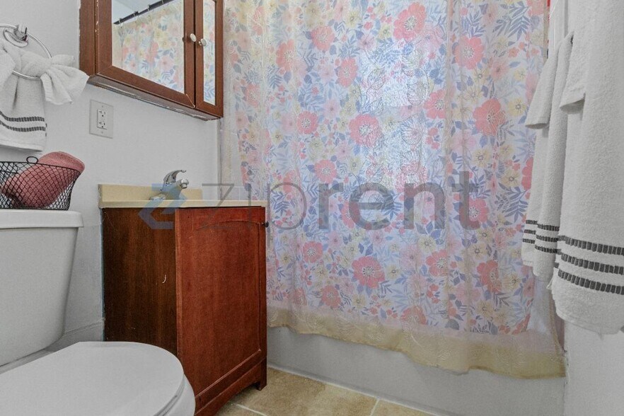 Building Photo - 4019 N 44th St