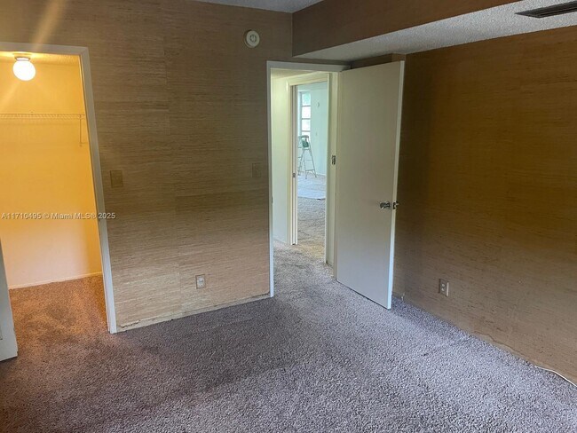 Building Photo - 3520 Oaks Way