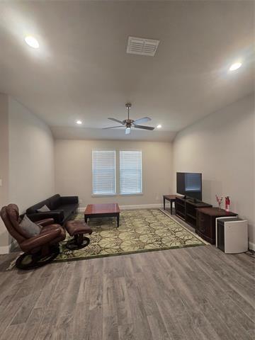 Building Photo - 1704 Razorbill Rd