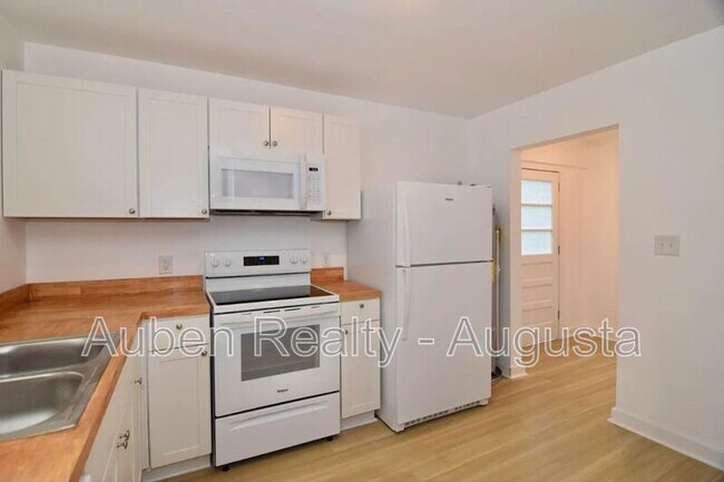 Building Photo - 601 Jefferson Dr