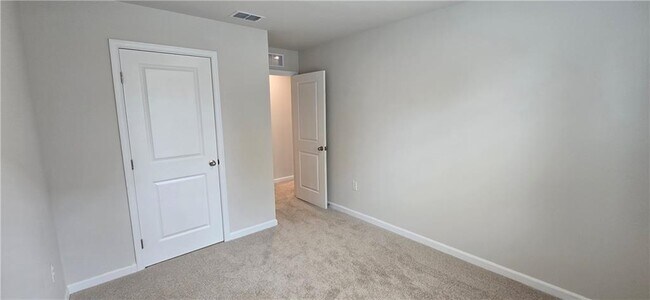 Building Photo - 24 Downing Dr