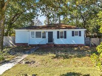 Building Photo - 2301 La Roche Ave