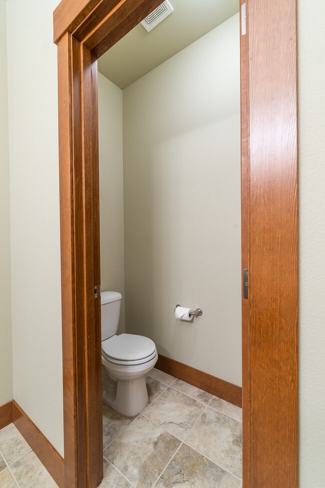 Building Photo - Renton 3 bed Townhouse for Rent