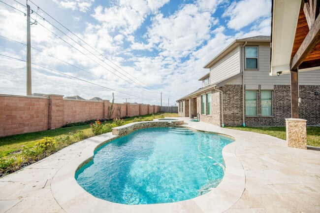 Building Photo - 6301 Superior Dr