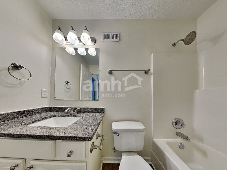 Building Photo - 5112 Greer Station Dr