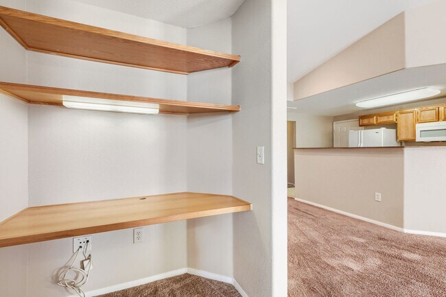 Building Photo - Stylish 2 Bedroom Condo With Community Amenities!