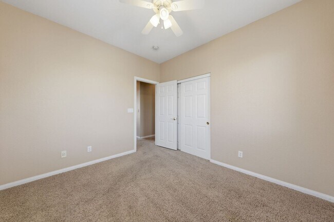Building Photo - Spacious Summerlin Gem with Loft and Balcony Suite