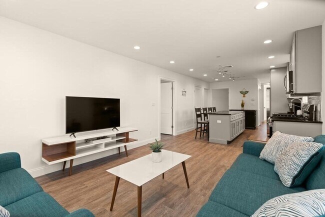 Building Photo - 149 Pleasant St