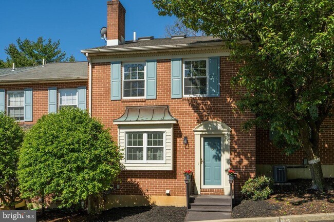Building Photo - 606 Coates Ln