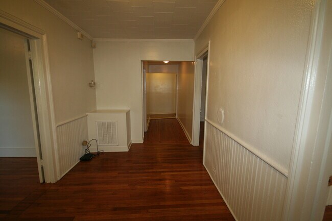 Building Photo - Perfect 3BR Home by Duke - All Appliances ...