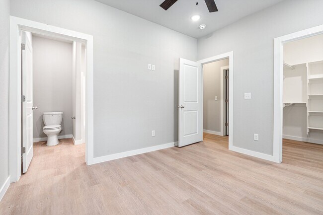 Building Photo - 259 N Wild Goose Ave