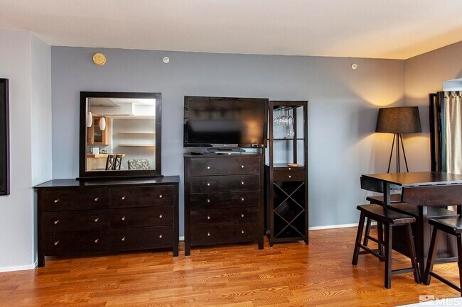 Building Photo - 255 N Sierra St