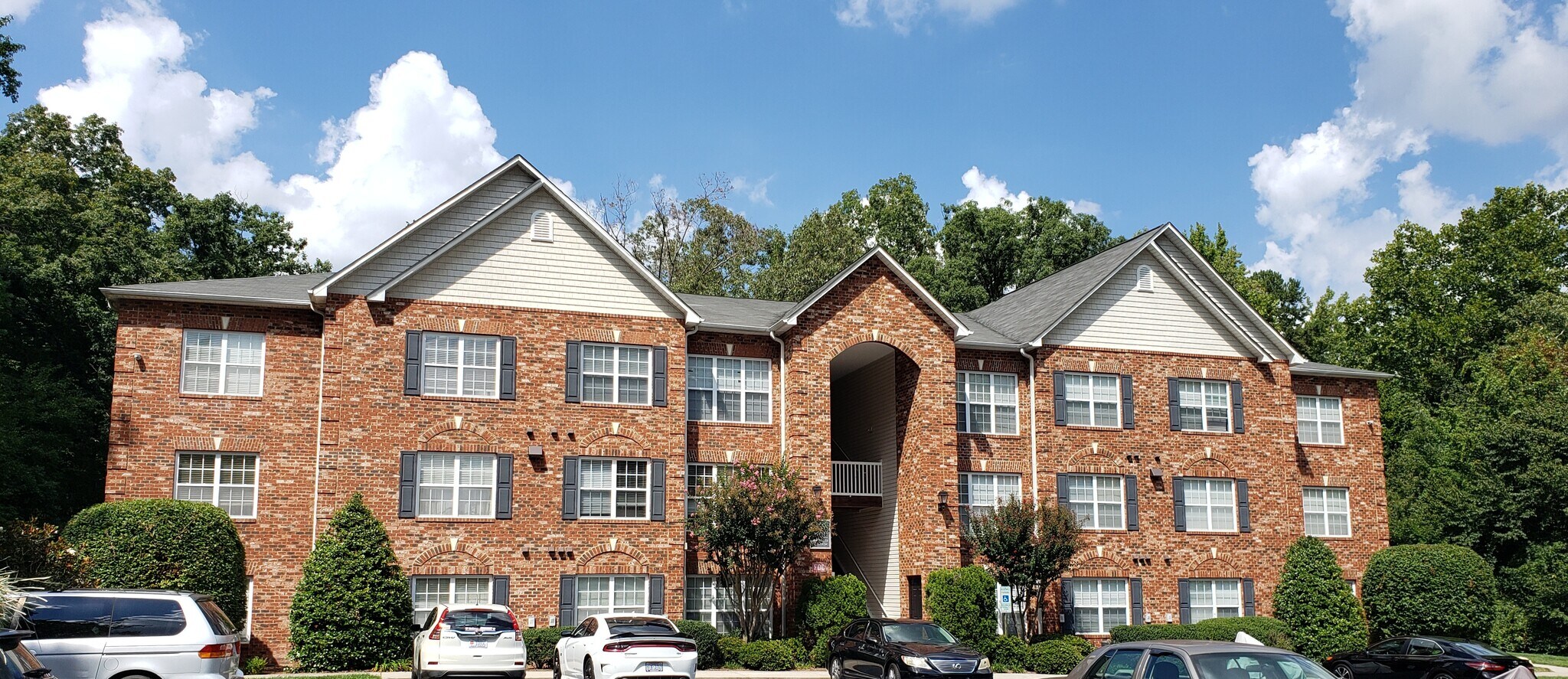 Building Photo - 5238 Hilltop Rd