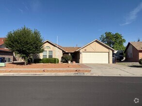 Building Photo - 3 Bedroom Near Mariposa Park in Taylor Ranch