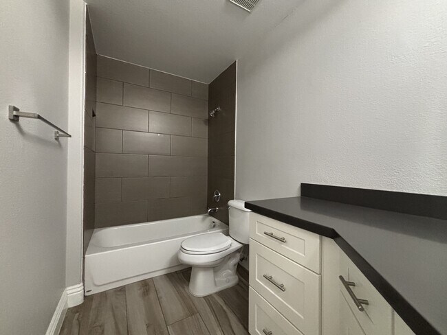 Building Photo - 11548 Valentino Ln