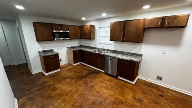 Building Photo - 3021 Chelsea Ave