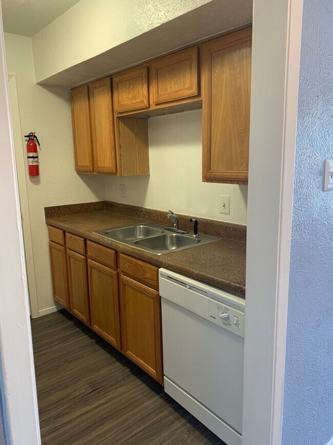 Building Photo - Spacious 2-Bedroom Apartments in Dallas – Starting at $1,150/Month