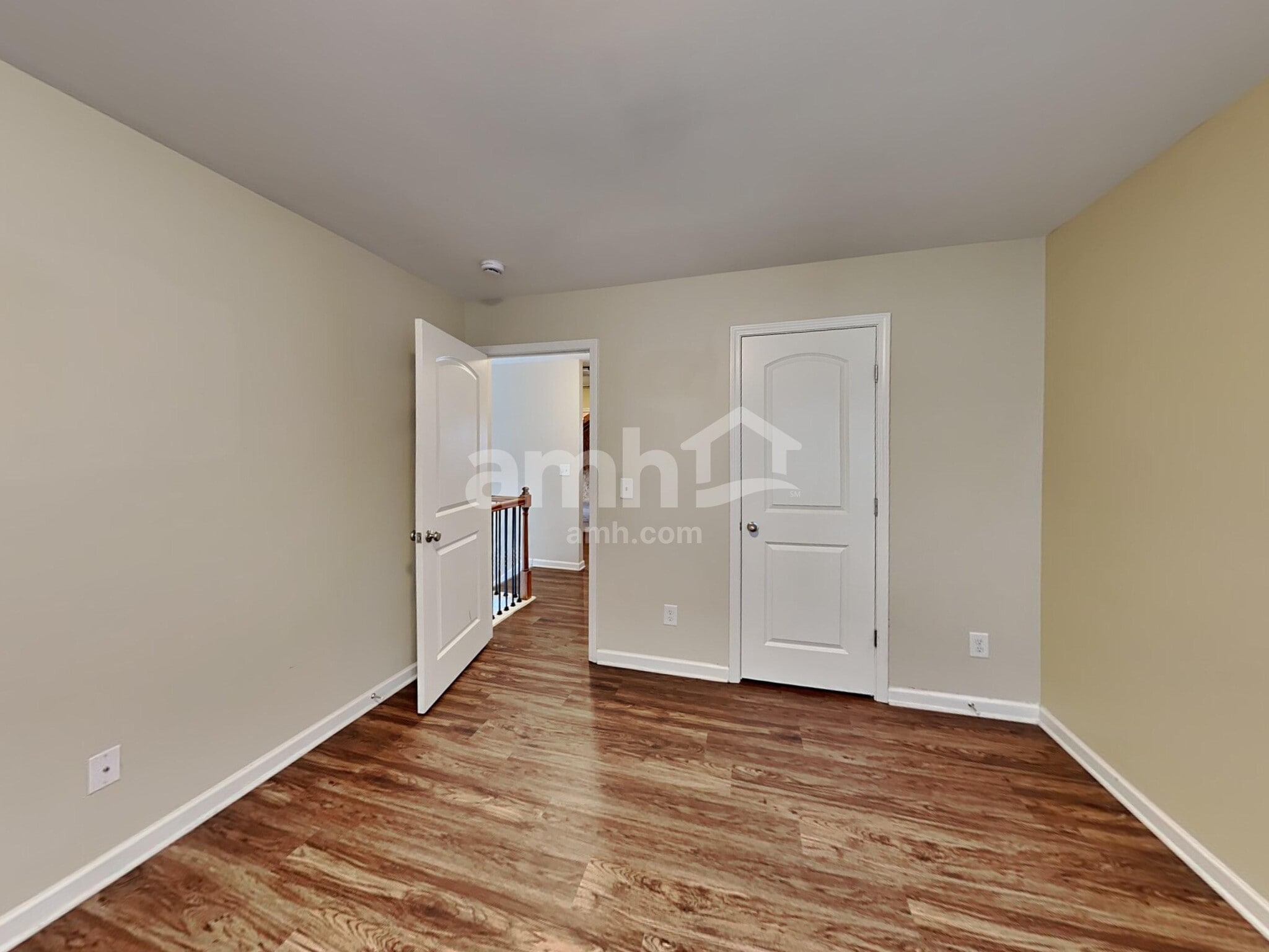 Building Photo - 484 Albion Cir