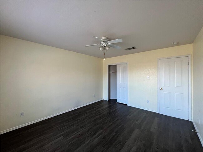 Building Photo - 116 Remington Dr