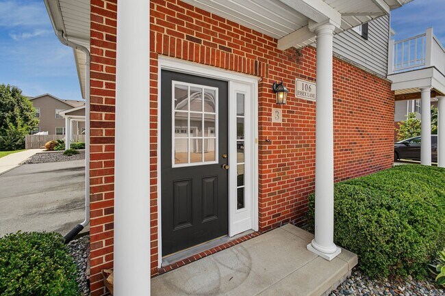 Building Photo - 106 Essex Ln