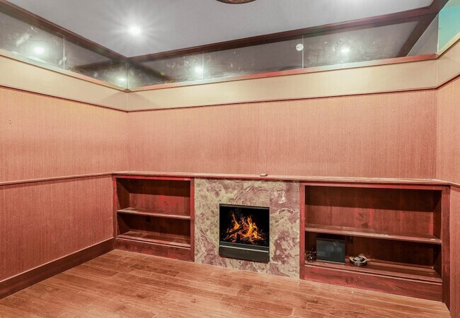 Building Photo - 3818 Holland Ave