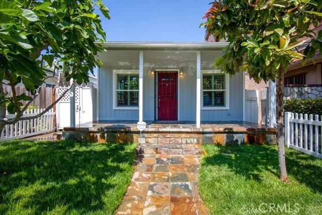 Primary Photo - 1071 Newport Ave