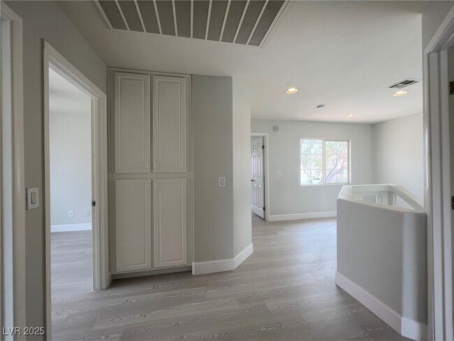 Building Photo - 10108 Basalt Hollow Ave