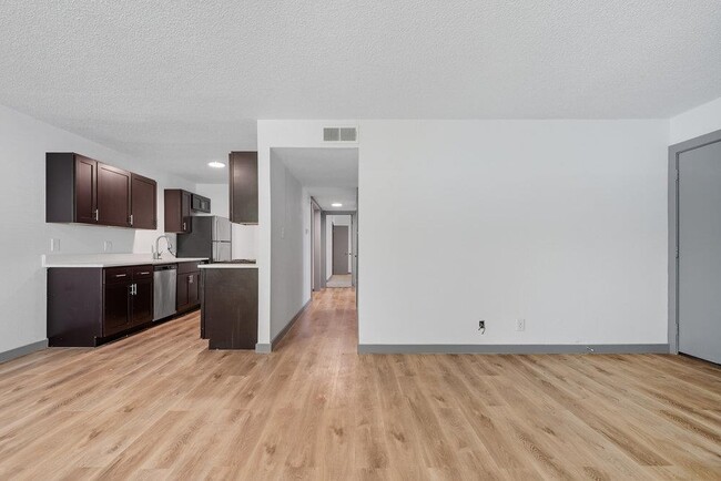 Building Photo - 6619 S Zunis Ave