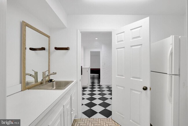 Building Photo - 8901 Iron Gate Ct