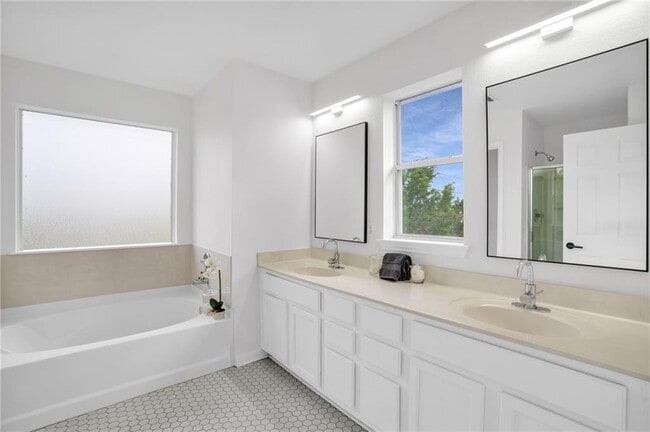 Building Photo - 8805 Mountain Shadows Cove