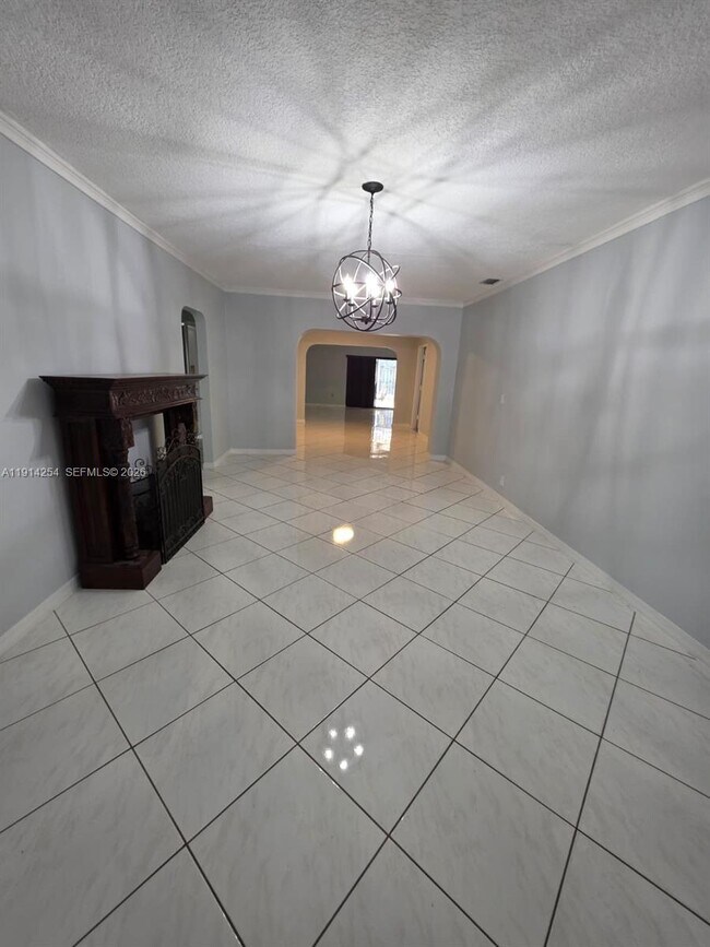 Building Photo - 2970 SW 17th St