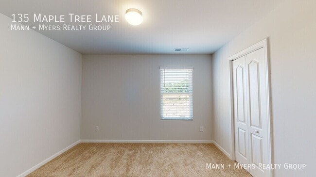 Building Photo - 135 Maple Tree Ln