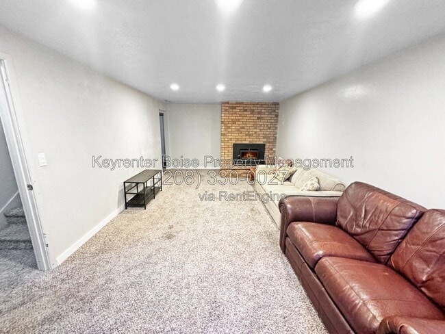 Building Photo - 5603 Centerbrook Dr
