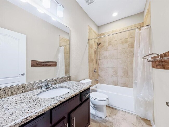 Building Photo - 5518 Thomas Square Dr