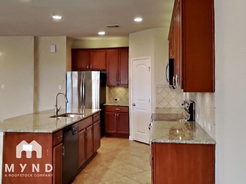 Building Photo - 16240 Travesia Way