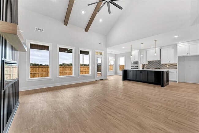 Building Photo - 1850 Momi St