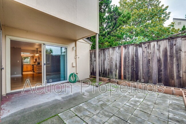 Building Photo - 1963 Landess Ave