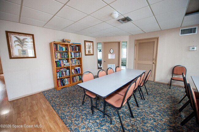 Building Photo - 230 Cape Shores Cir