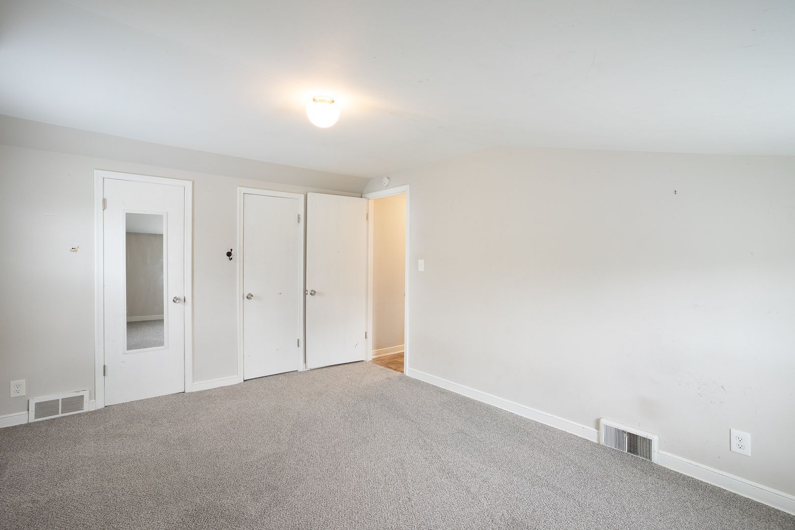 Building Photo - 1270 Hubbard Ave