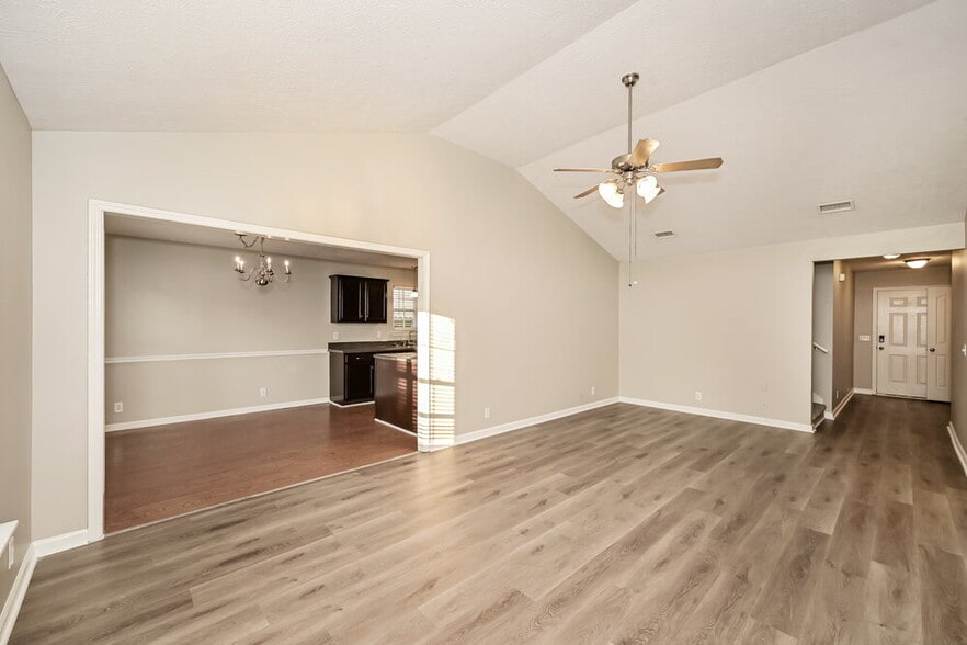 Building Photo - 8864 Cressent Glen Ct