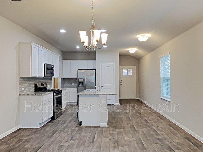 Building Photo - 120 Blue Sage Dr