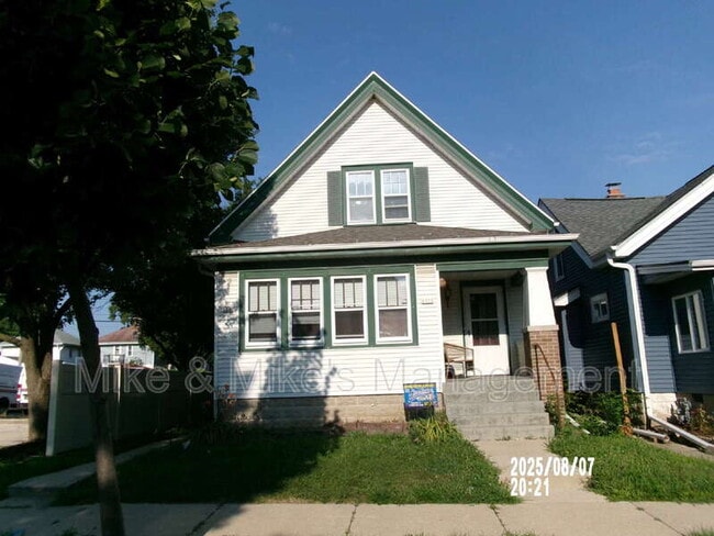 Primary Photo - 1323 S 74th St