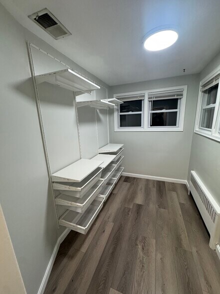 Building Photo - 8 Rustlewood Dr