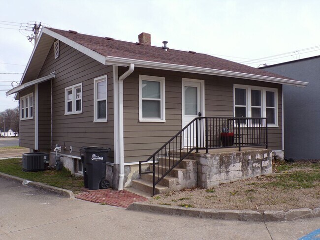 Building Photo - Cool 2 Bed House In Central COMO!