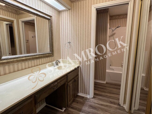 Building Photo - Bent Tree Condo