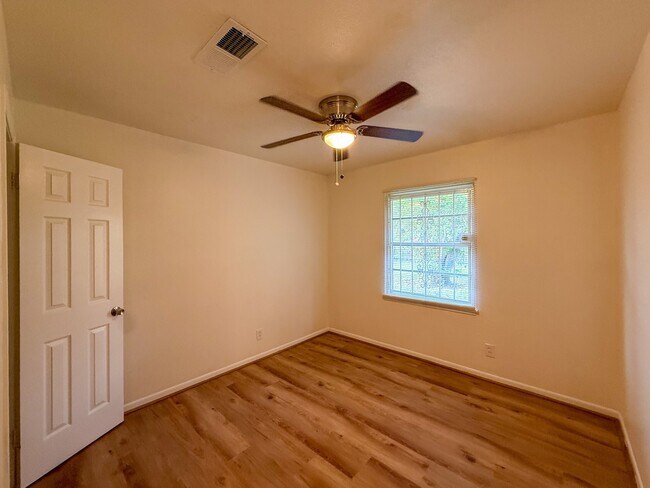 Building Photo - 4235 Dacca Dr