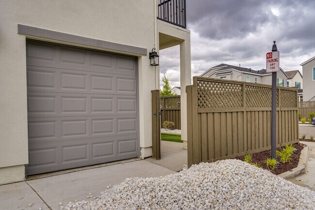 Building Photo - 3023 Neil Jerome Dr