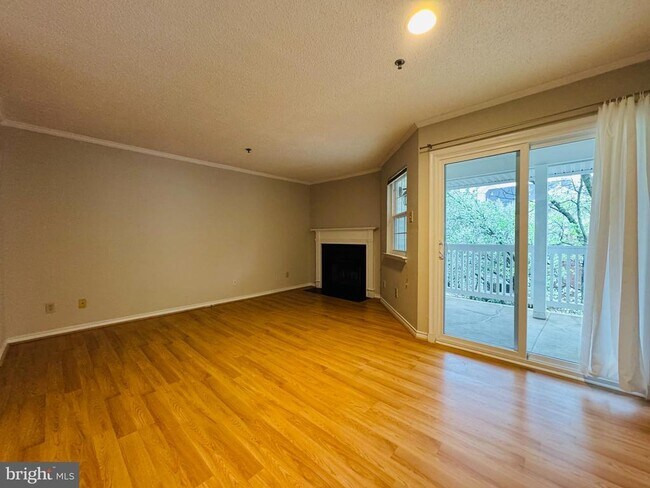Building Photo - 1524 Lincoln Way
