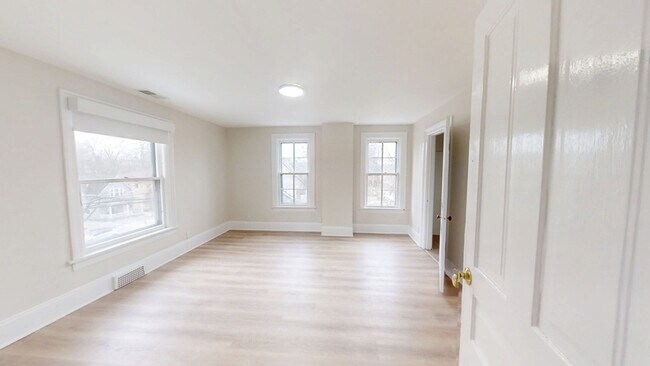 Building Photo - 509 Spring St